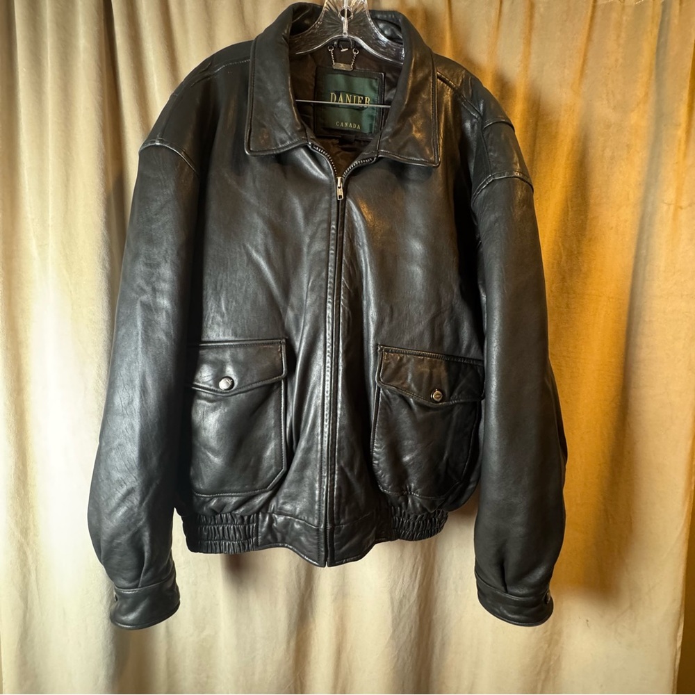 Danier Classic Black Leather Bomber Zip Jacket Thick Lined‎ Vintage Moto 90s